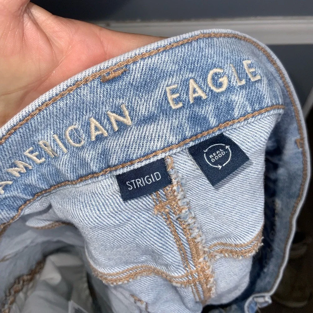 American Eagle Outfitters Strigid Ripped Relaxed Fit Light Blue Jean Shorts 4